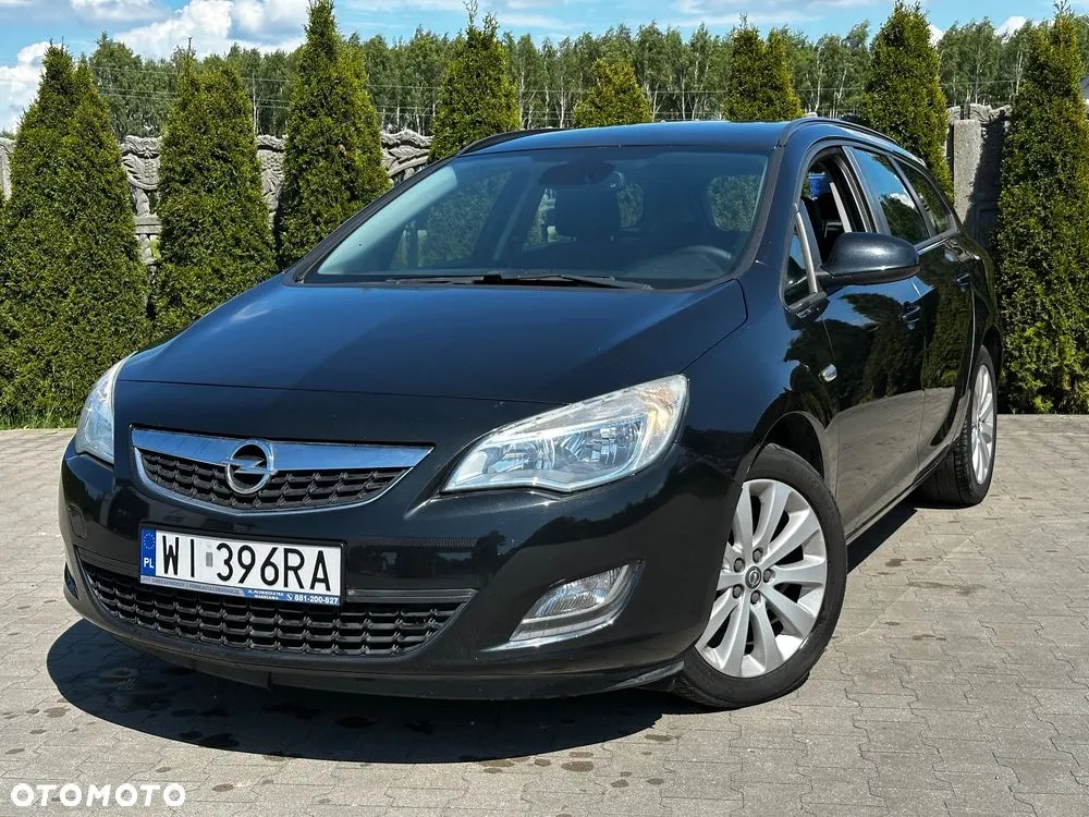 Opel Astra 1.4 Turbo 150 Jahre — zdjęcie 1