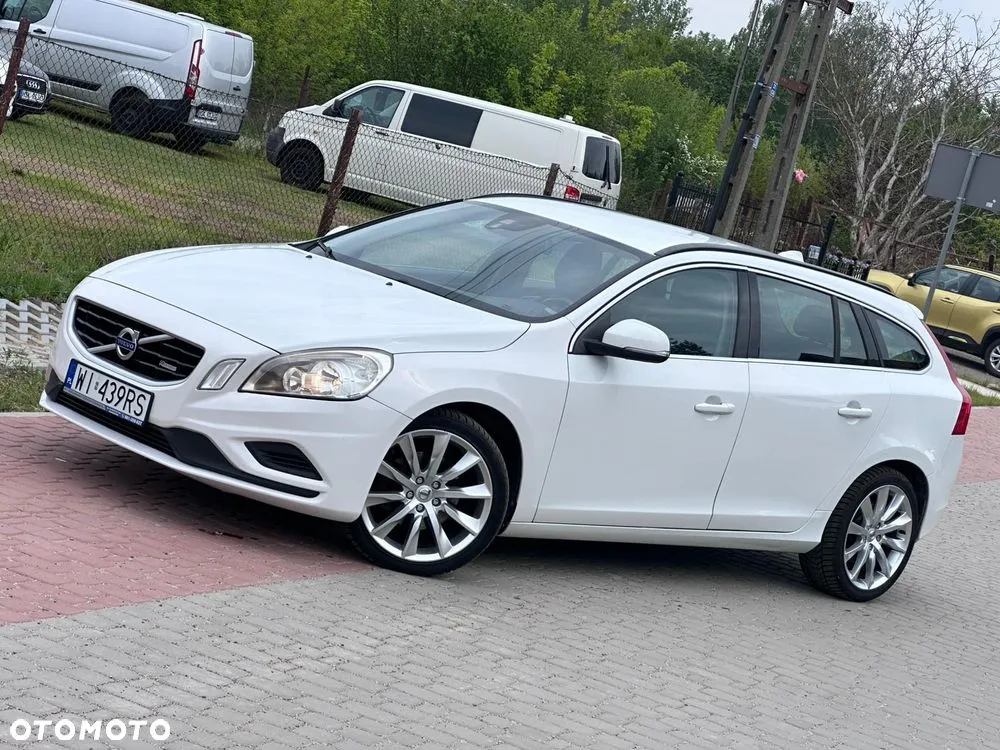 Volvo V60 D3 RDesign — zdjęcie 2